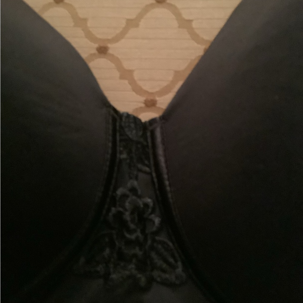 Vanity Fair brassiere full cover no wires black 38D in excellent conditi⦠- Picture 7 of 9